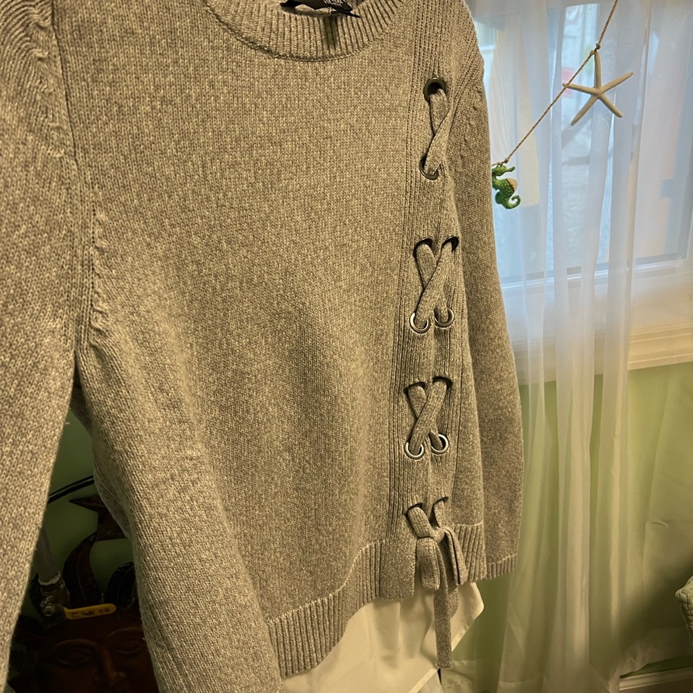 Sweater - Picture 2 of 6